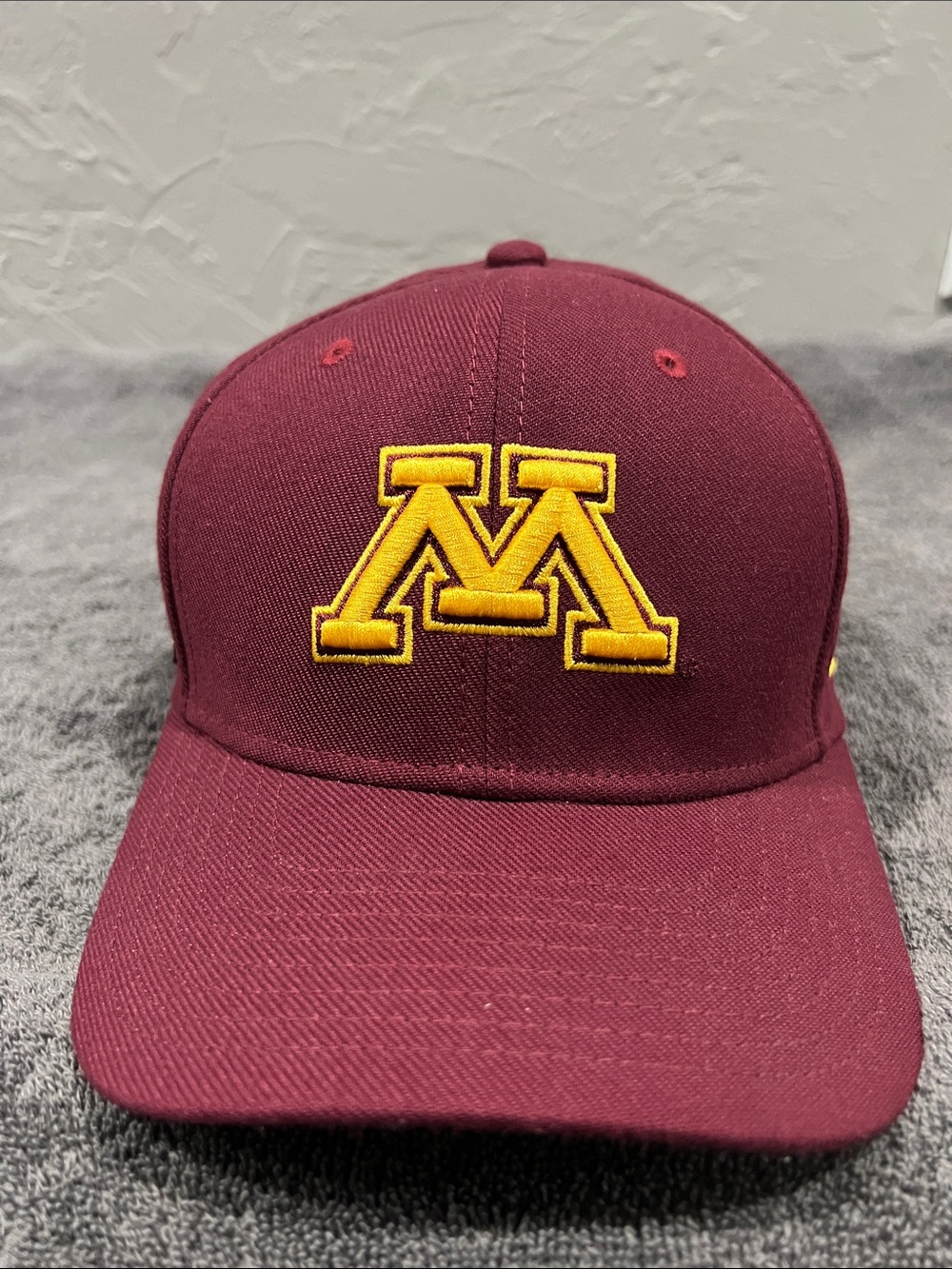 🔥🏈 New MINNESOTA GOLDEN GOPHERS Nike On-Field Dri-Fit College Fitted Hat S/M